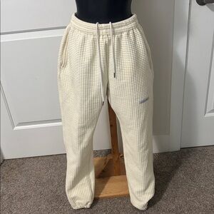 2/$30 Cream Quilted Textured Sweatpants - My Mum Made It
